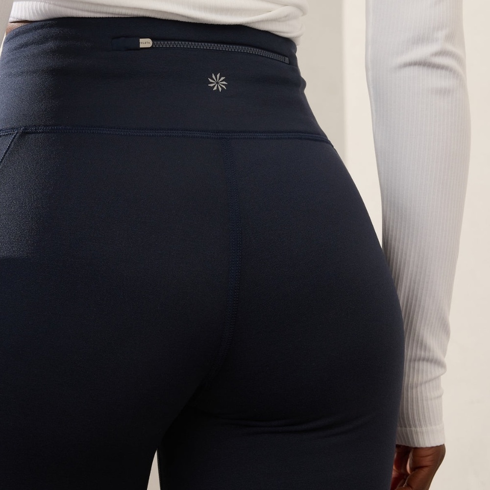 Athleta Altitude Edge Fleece Lined High Rise Winter Workout Pant Navy L New - Picture 3 of 6